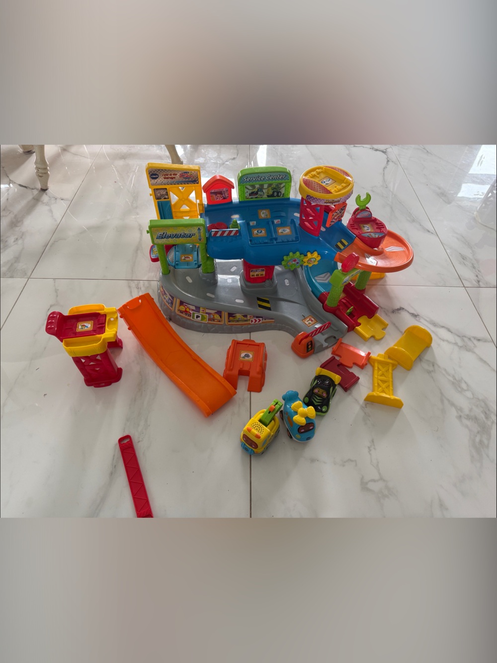 Vtech go go smart wheels lot with tow and go garage